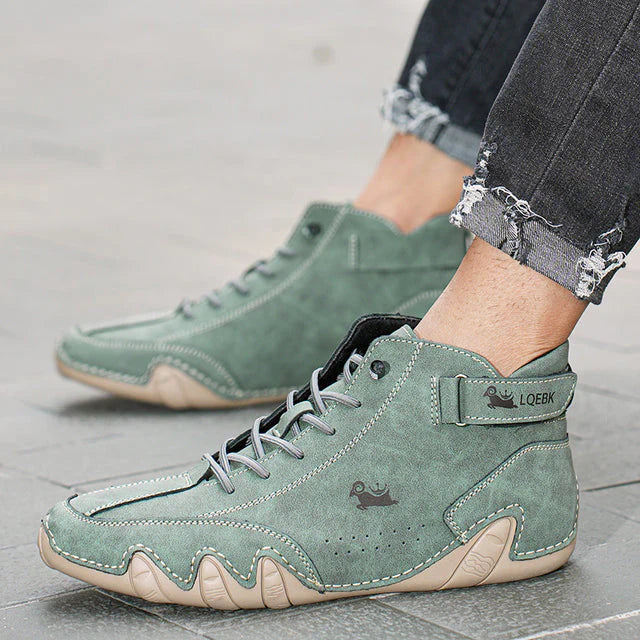 Comfortable men's barefoot shoes, perfect as driving or casual walking shoes, with a breathable, flexible design.