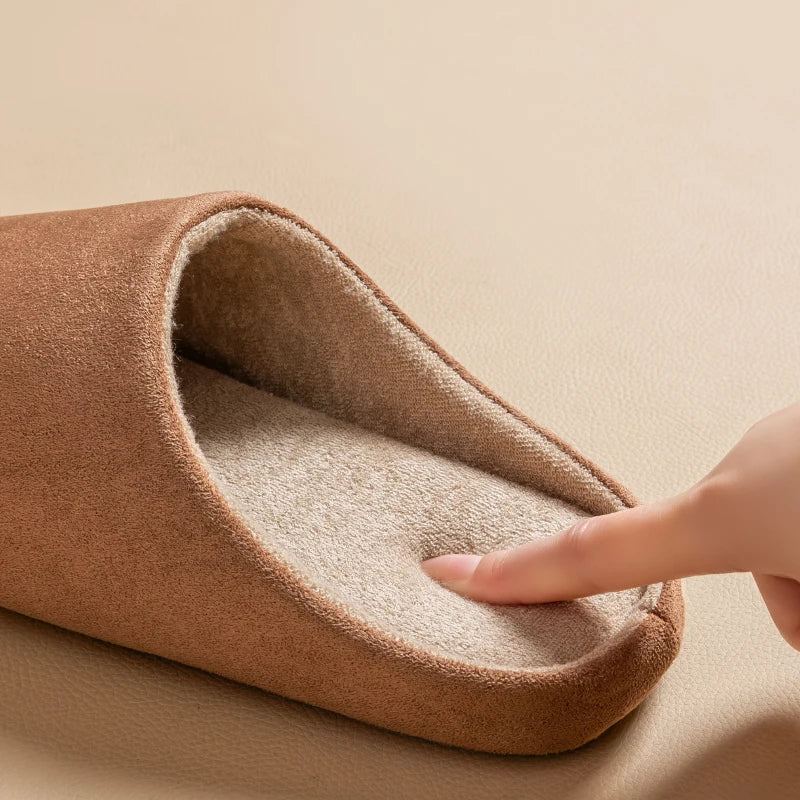 Plush men's home loafers, providing warm and cozy comfort for everyday use.