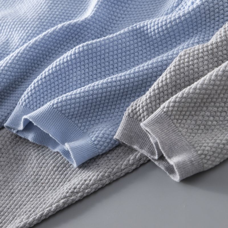 High-quality men's polo shirt, soft & comfortable, ideal for smart casual and everyday style.