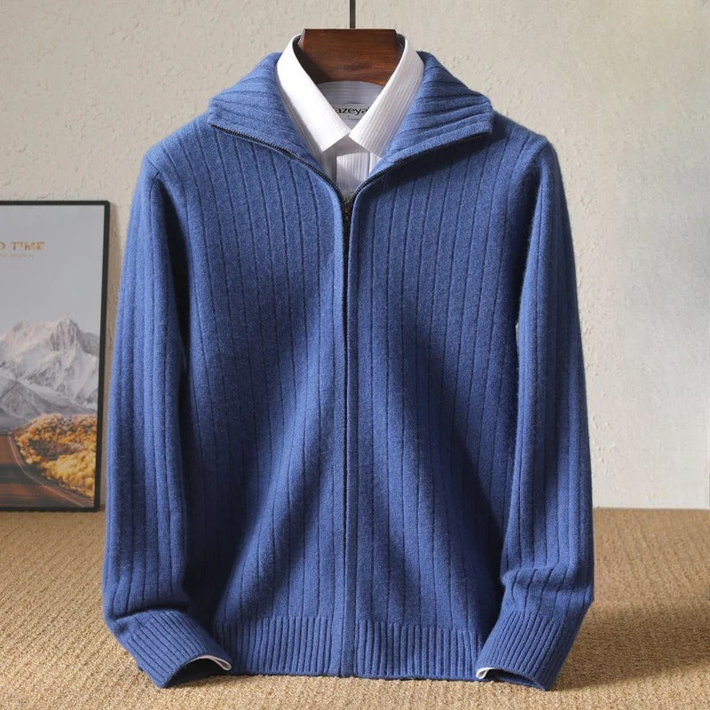 Achieve supreme comfort with this men's ultra-soft pullover sweater, a cozy, warm layer for casual elegant style.