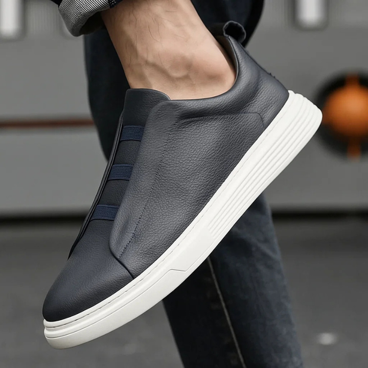 Comfortable men's everyday sneakers, featuring stretch laces and a stylish athletic casual look.