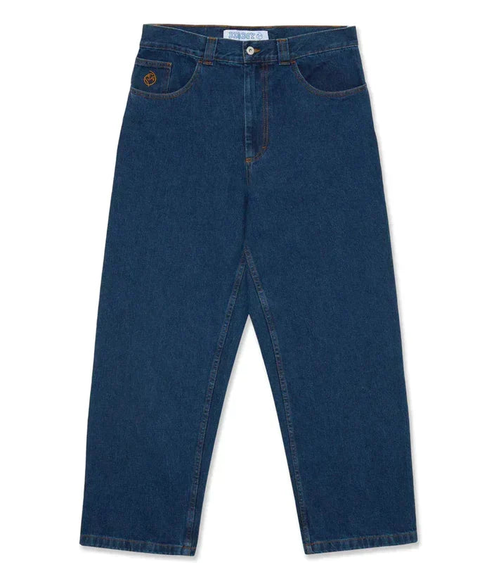 Fashionable men's urban baggy skate jeans, trendy streetwear, a relaxed loose fit for daily comfort.