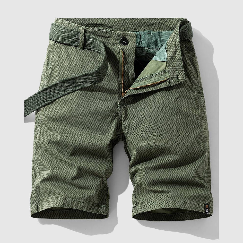 Comfortable men's urban shorts with elastic waist, designed for everyday casual summer style. Relaxed fit apparel.
