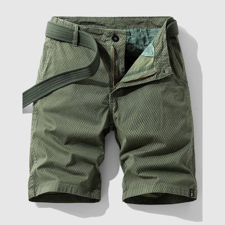 Comfortable men's urban shorts with elastic waist, designed for everyday casual summer style. Relaxed fit apparel.