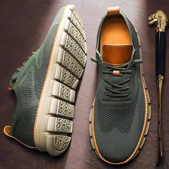 Men's breathable slip-on shoes, comfortable for everyday work and leisure.