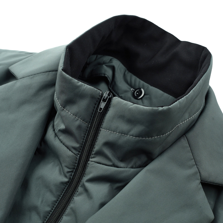 Casual men's windproof jacket, lightweight and perfect for everyday urban style.
