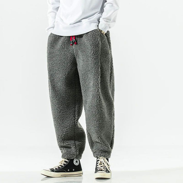 Warm men's Valby wool pants, ideal winter joggers for ultimate comfort and cold-weather style.