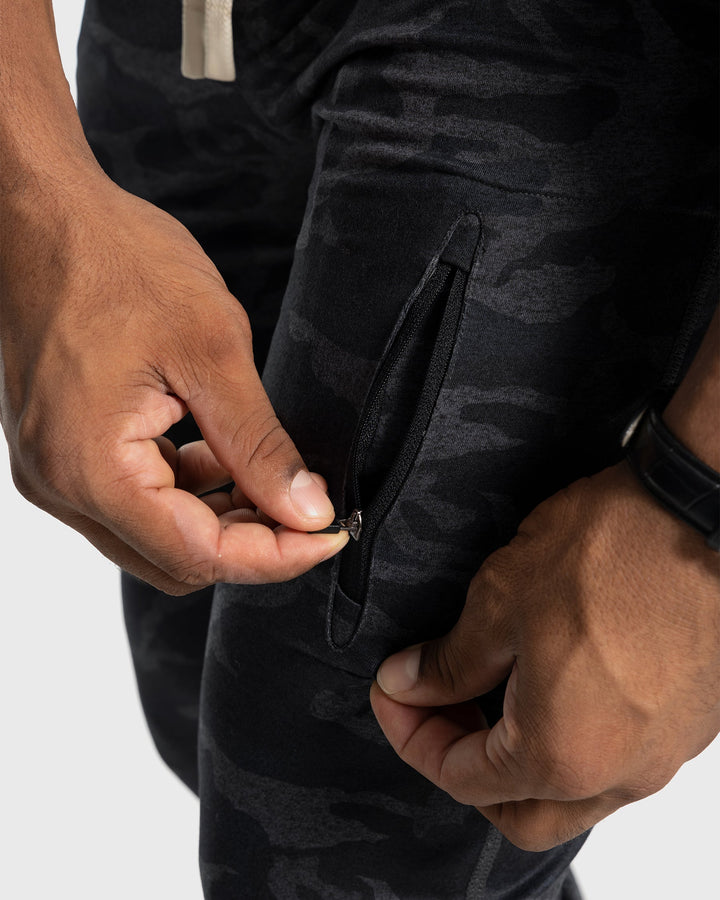 Stylish men's Valencia stretch casual bottoms, essential for everyday wardrobe.