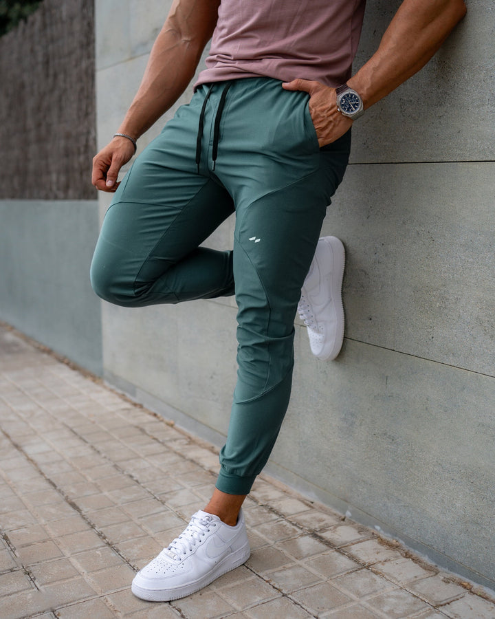 Stretch Valenza men's jogger pants, quick-dry design for gym, travel & comfort.