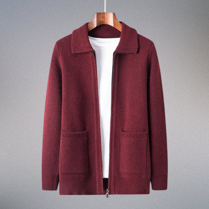 Stylish men's Valero cardigan in a cozy knit. Relaxed fit for comfortable everyday wear, ideal casual outerwear.