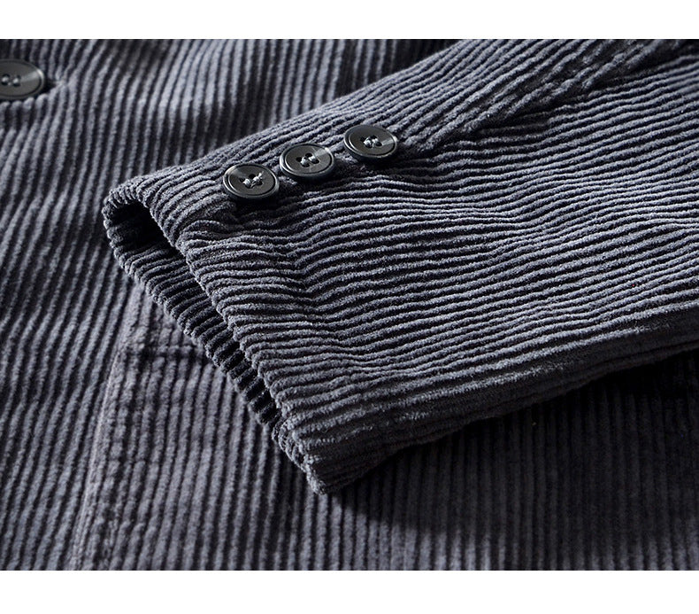 Detail of VARESE men's blazer lapel & buttons, showcasing classic design & smart-casual appeal.