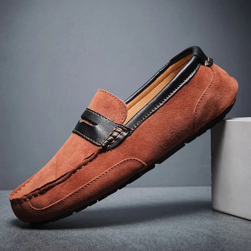 Refined men's Verdi slip-on loafers in premium leather, providing a comfortable and versatile footwear option.