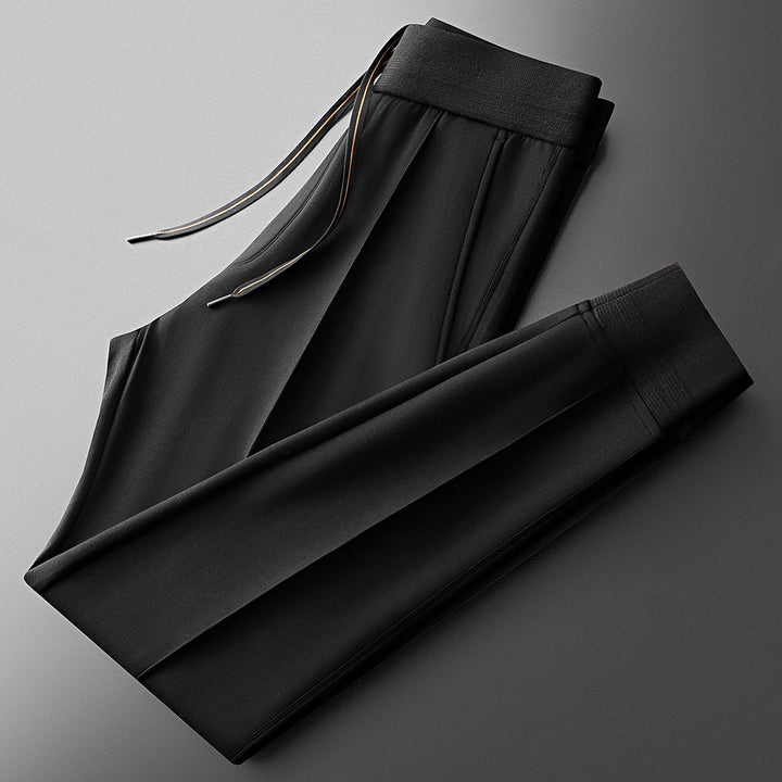 Versatile men's Verona Elite tracksuit set, comfortable activewear suitable for all seasons.