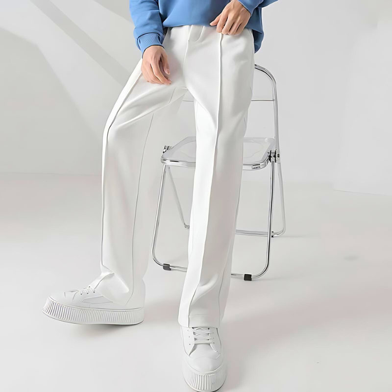 Comfortable men's Verona pleated dress trousers. Ideal for all-day wear and stylish occasions.