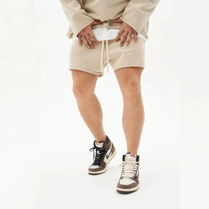 Everyday men's performance wear shorts, ideal for training, sports, and all-day comfort.