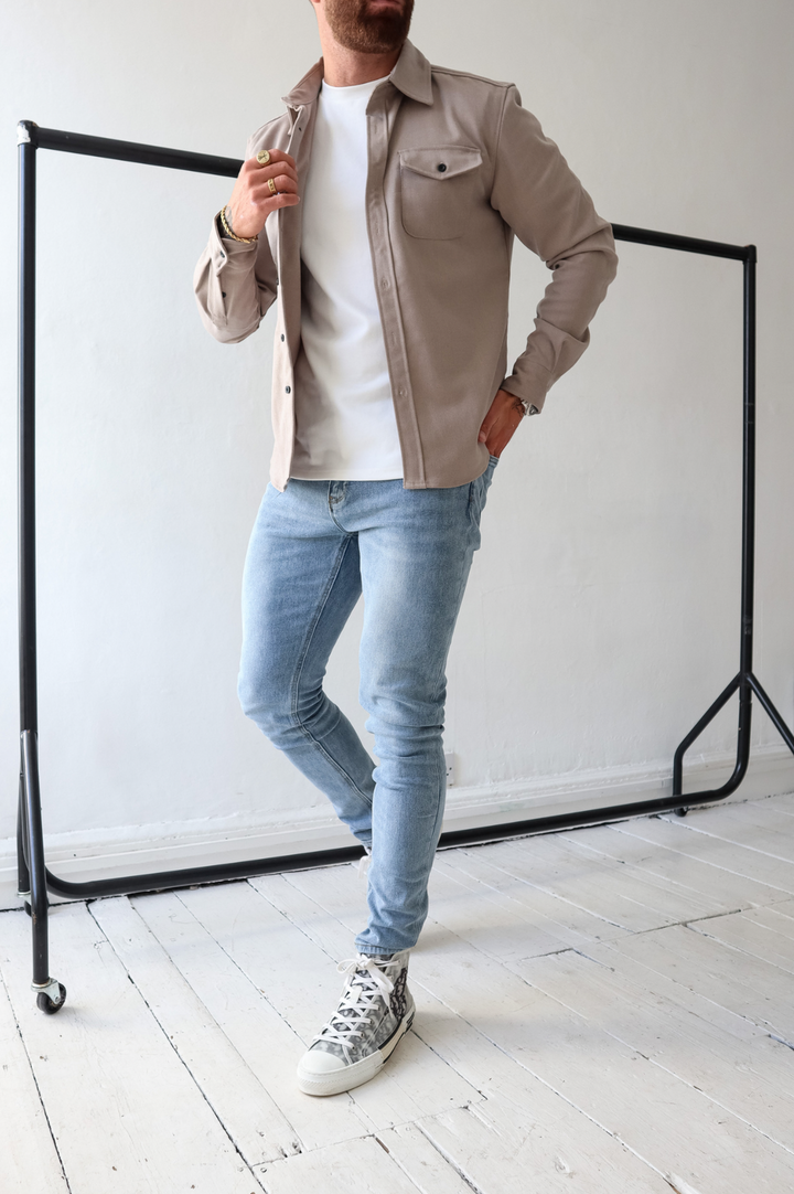 Men's transitional overshirt jacket, long sleeve, regular fit, button-up, ideal for spring & fall casual wear.
