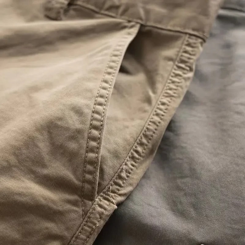 Modern fit men's cargo pants, tapered leg, great for comfortable, functional everyday wear.