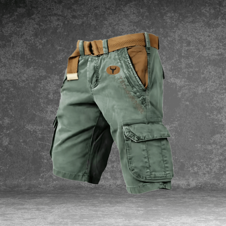 Stylish men's versatile cargo shorts for everyday comfort, suitable for casual outings or active outdoor use.
