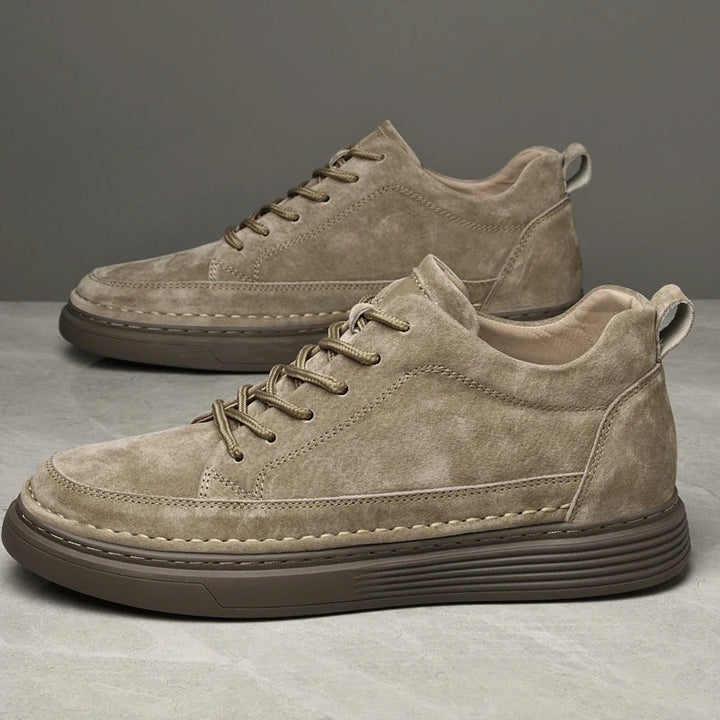 Comfortable men's casual walking shoes in camel and gray, ideal for versatile everyday fashion footwear.
