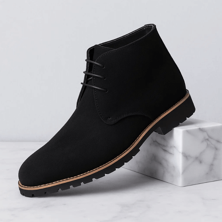 Stylish men's fall/winter boots. Versatile everyday footwear offering comfort & durability for all occasions.