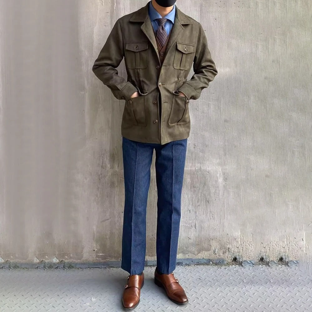 Men's field jacket, classic style, featuring a sophisticated notch collar and four practical front pockets.