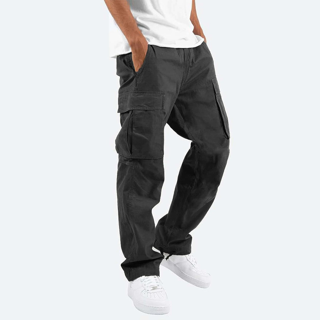 Men's versatile khaki cargo trousers, comfortable for everyday wear and casual outings.