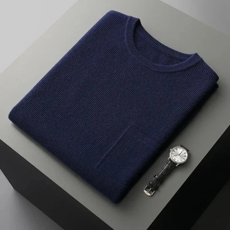 Sleeveless men's vest for versatile layering, perfect for modern men seeking refined comfort & style.
