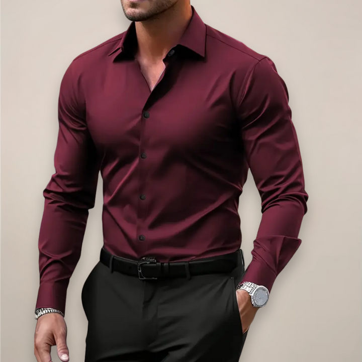 Versatile men's long-sleeve shirt, regular fit, perfect for smart casual office wear or everyday style.