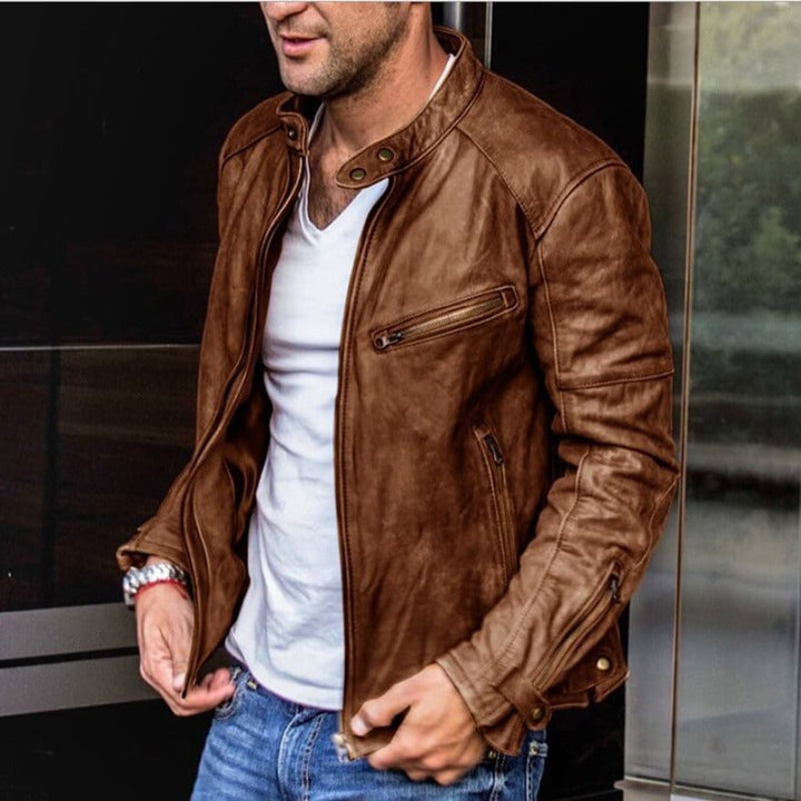 Stylish men's weatherproof jacket, versatile outerwear for all seasons, combining classic design with durable utility.