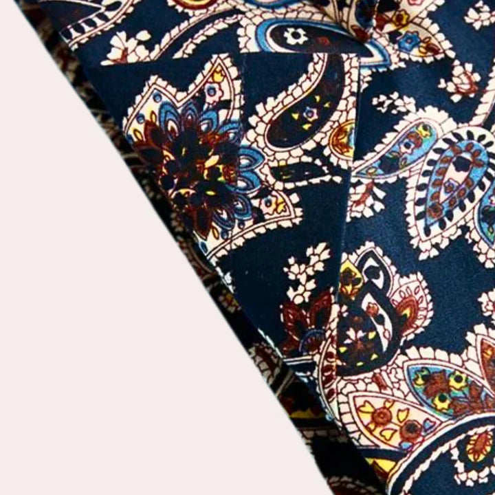 Fashionable men's floral print short sleeve shirt, a key piece for modern summer outfits & casual wear.