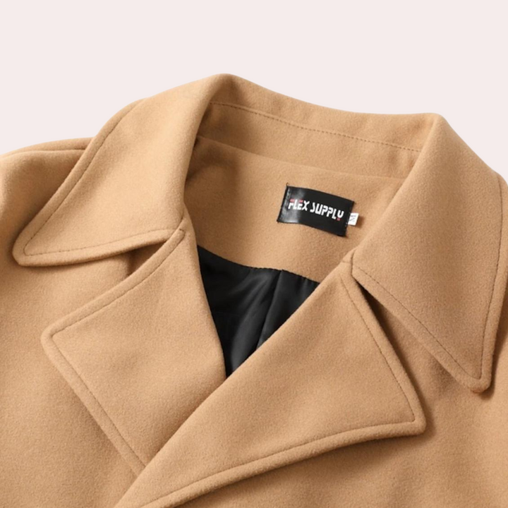 Elegant Men's Victor classic winter coat, ideal for cold weather. A versatile and comfortable layering piece for men.