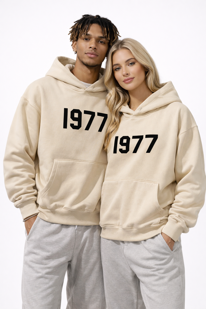 Men's Vintage 1977 Streetwear Hoodie, Chase style, with classic raglan sleeves for a retro look.