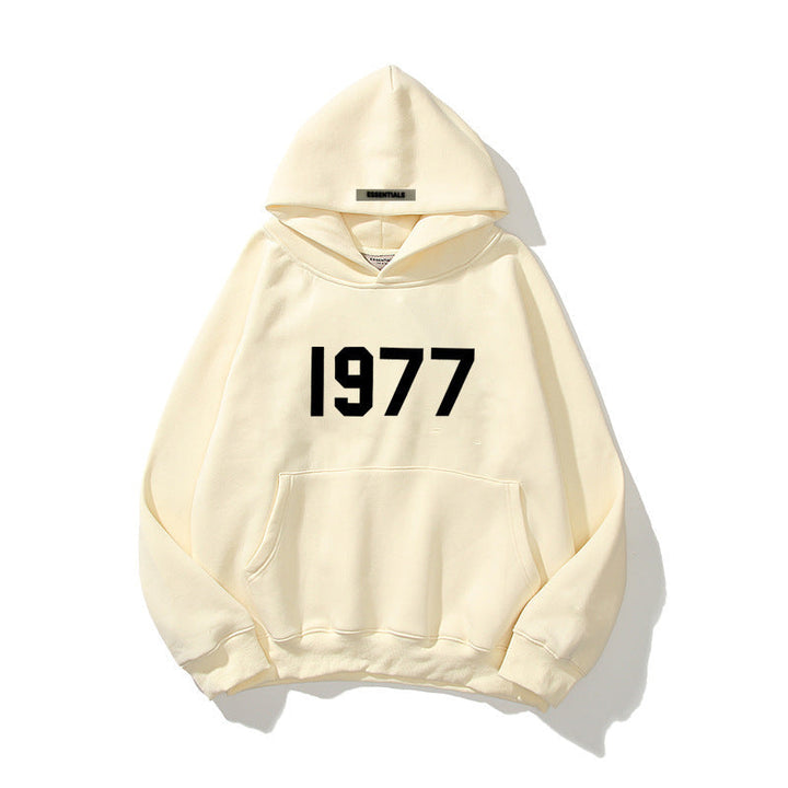 Stylish men's vintage 1977 "Chase" hoodie, raglan sleeves. Ideal for retro streetwear & casual fashion.