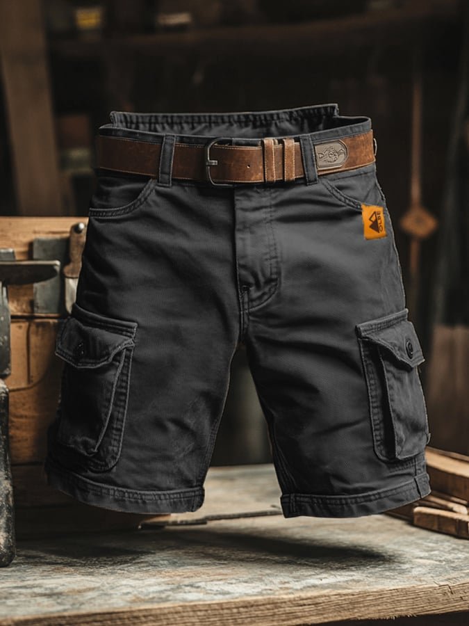Man wearing comfortable vintage cargo shorts, perfect for casual summer fashion and everyday outdoor adventures.