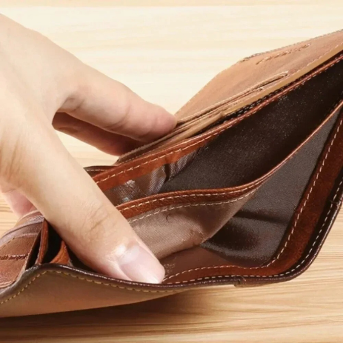Stylish men's vintage leather wallet, crafted from genuine leather for durability & classic everyday carry.
