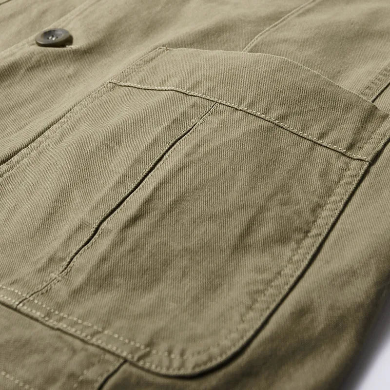 Comfortable men's vintage military summer jacket, a lightweight and versatile piece for everyday urban fashion.