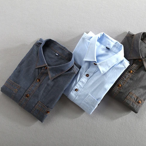 Versatile men's vintage urban polo shirt with dual chest pockets, great for casual occasions.