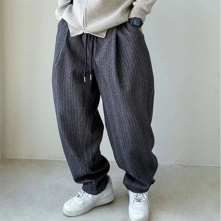 Men's Vivo pinstripe drawstring casual pants, comfortable and modern menswear.