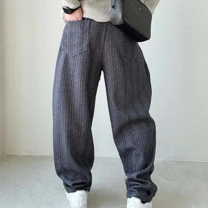 Modern menswear: Vivo men's pinstripe drawstring pants, comfortable and stylish.