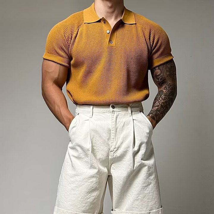 Textured men's short sleeve polo for ultimate comfort and classic style. Ideal for daily fashion.