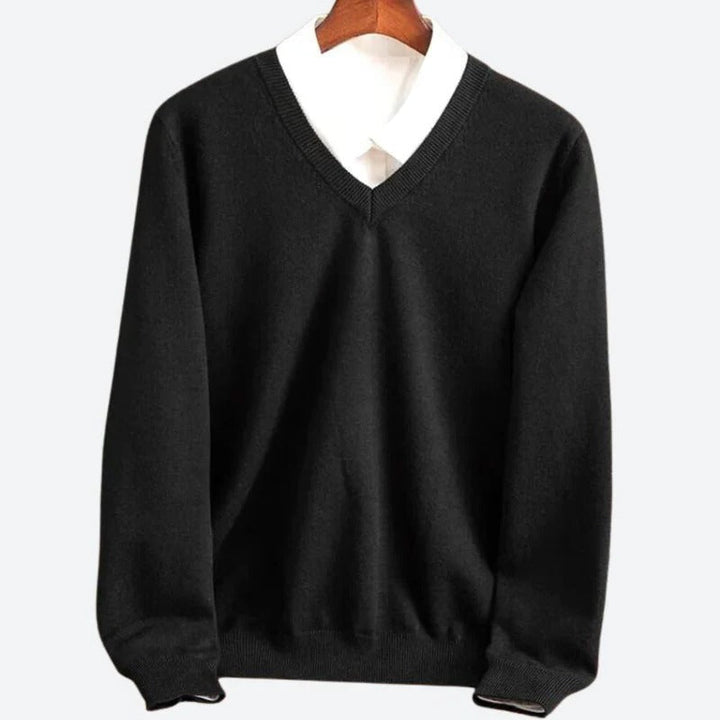 Cozy men's cashmere pullover for cold weather. Comfortable, warm long-sleeve sweater, perfect for casual chic layering.
