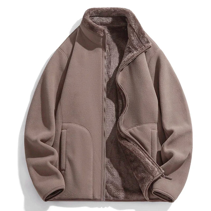Men's warm & versatile full-zip jacket, essential outerwear for outdoor adventures and comfortable layering in winter.