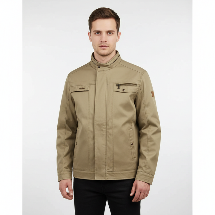 Water-repellent men's outerwear: a stylish retro field jacket with practical pockets