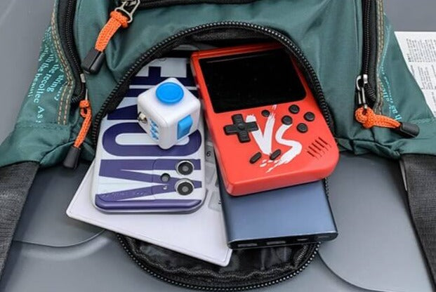 Durable water-resistant men's waist pack, perfect for hiking, travel, and outdoor activities.