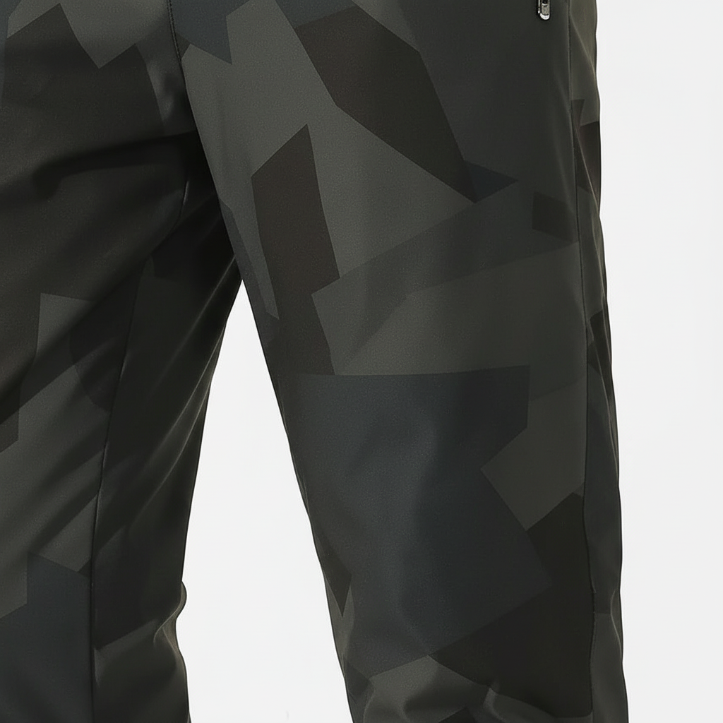 Plus size men's insulated jogging trousers in black, durable and warm loungewear.