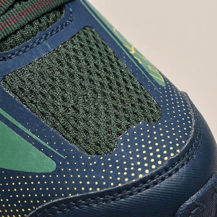 Breathable mesh upper of men's William athletic footwear, ideal for long-distance runs
