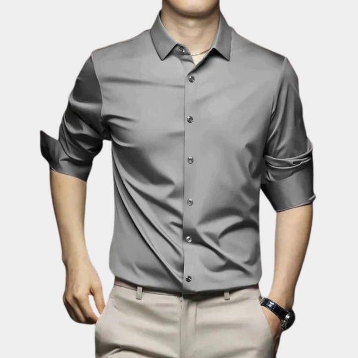 Versatile men's casual shirt transitioning from fall fashion to winter wear, featuring a timeless, wrinkle-free design.