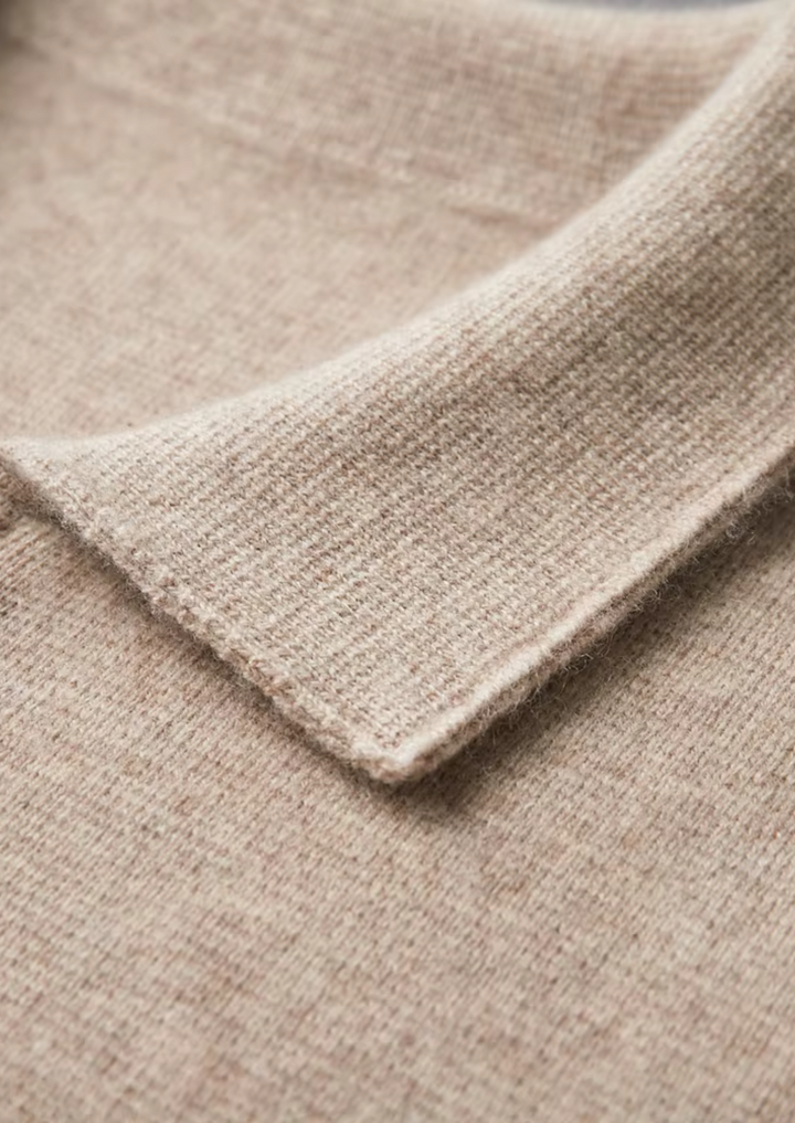 Men's fashion zip-up cardigan. A versatile long-sleeve layer for smart casual wear.