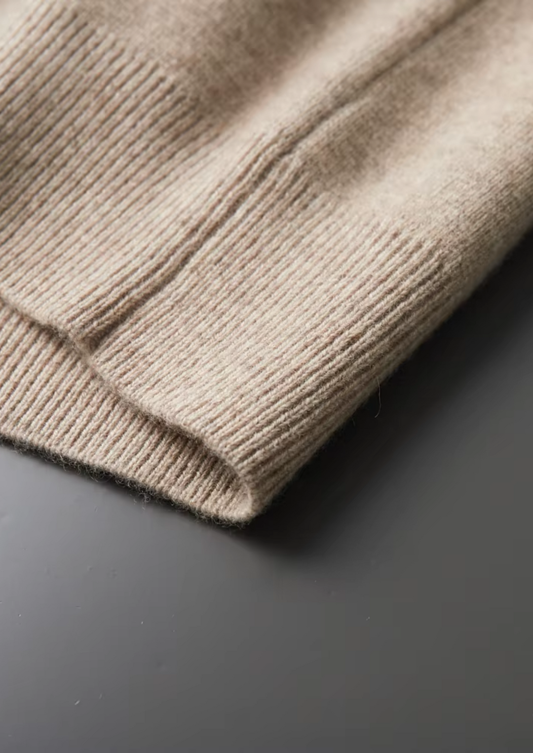 Modern men's zip-up sweater. Collared design, perfect for casual to smart casual outfits.