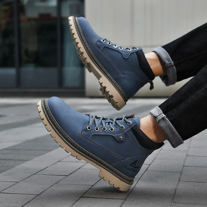 Mens rugged casual boots, offering comfort & traction for everyday urban exploration and light adventure.